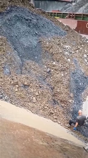 Barge unloading Relaxing video | USA Machines Channel