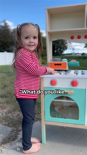 65K views · 3.2K reactions | Willow is still loving her B. toys Kitchen Sink so we partnered up again! Having real water to continually play in is the best! So much so that dishwashing is occasionally more important than taking my order.  Between the sink, the kitchen, and the tacos her new location is up and running! Use the link in comments to get yours now. #Btoys #Target #Targetfinds #Targetgiftsforkids #dartfam #pretendplay | Willow’s Diner - Dart Fam | Facebook