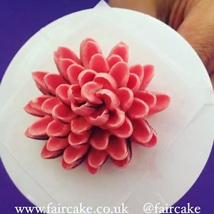 Buttercream chrysanthemum with a touch of ProGel colour. #faircake #cakeschool #greenwich #london | Fair Cake