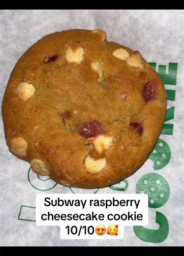 Delicious Subway Cookies Reviewed: Raspberry & Chocolate Chip
