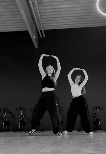 Telephone Dance Choreography by Lady Gaga and Isa