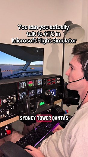 Communicate with ATC in Microsoft Flight Simulator