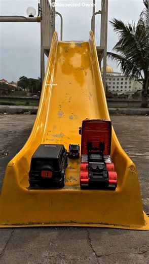 RC Truck vs Big RC Car vs Small RC Car 😱