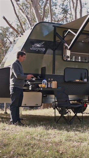 48V Adventurer Caravan is built with everything you need to go further and stay longer. ✅ JTECH airbag suspension by Cruisemaster ✅ Projecta 48V BMS ✅ 5.04kW lithium battery 1000W solar ✅ 48V air con, induction cooking, convection oven ✅ Clever storage bold, rugged decals Your next adventure starts here: https://www.jayco.com.au/range/caravans/jayco-adventurer-caravan-48v | Jayco Australia