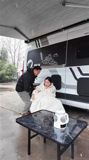 Blizzard Strikes Their RV Getaway: Watch Their Survival Moves! 😮