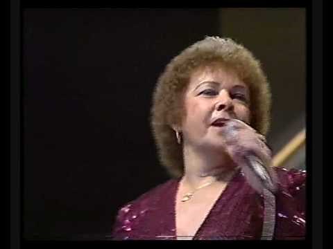 Billie Jo Spears - Blanket On The Ground Wembley England 1983