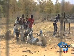 SA Deports 300 Zimbabweans a Day