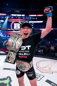 🇯🇵 Kyoji Horiguchi - 堀口 恭司 - Horiguchi Kyōji is on the hunt for gold! Will the American Top Team fighter write his name in the history books as the very first Bellator flyweight world champion at #BellatorXRizin? Horiguchi 🆚 Shinryu 🇺🇸 7/29 | 11pm ET/8pm PT | Showtime Sports 🇯🇵 7/30 | 12pm JST | U - N E X T ＜ユーネクスト＞ | Bellator MMA