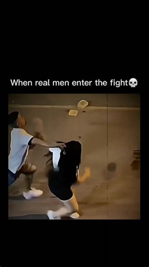 viku on Instagram: "He finishes the main felling cuts around the joint (face notch on the intended fall direction + back cut). The tree is now almost fully severed but stays perfectly upright and stable because the mortise-and-tenon joint is still locked together.Logger steps back, picks up a long pole or uses the saw bar to gently push the top of the tree. The joint acts like a hinge - he can steer the exact direction and timing of the fall. The tree slowly starts to tip in the precise directio