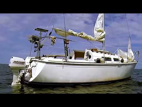 Oday 22 Sailboat - Including a view of the interior.