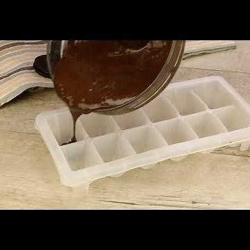 Pour the chocolate into an ice tray: here’s how to prepare a super tasty dessert