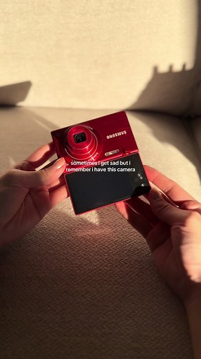 Cute Witch Pictures Captured with Nikon J1 Camera