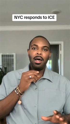 30K views · 1.6K reactions | ICE aggressively entered NYC y'day cornering citizens on canal street. the force which they entered would make you think NYC was under attack from a foreign army. Sarah Hernandez a right wing social commentator for turning point USA made a video tagging DHS and stating that the African migrants need to be rounded up, hours later ice was everywhere. #nyc #nyctiktok #canalstreet | Contrasst | Facebook