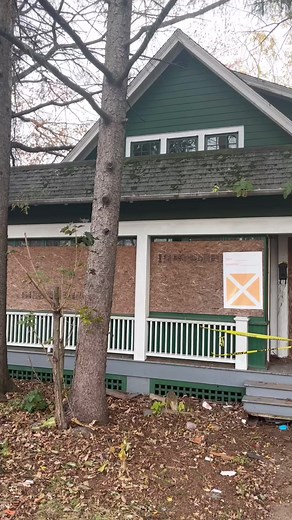 Wholesaling extends beyond property assignments.It involves delving into complex problem-solving which includes but isn’t limited to:• Direct engagement with attorneys for legal intricacies.• Navigating to government offices to address regulatory challenges.• Effective communication with witnesses for comprehensive understanding.• Creative thinking, pushing boundaries for innovative solutions.Need help buying or selling your home. Contact us today 🏡🔐#realestate #wholesaling #dreamscapes2024 #c