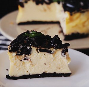 14M views · 13K reactions | Cheesecake w/ Oreo Cookie Crust (via...