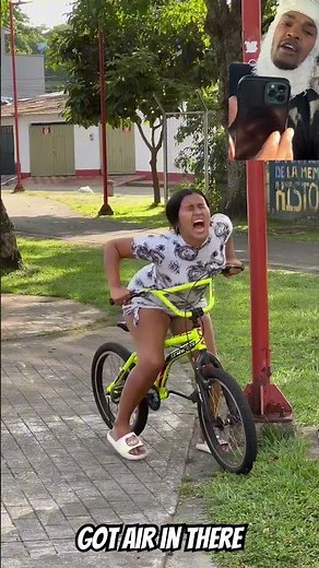 She Tried to Steal My Bike… But the Twist Had Her Running! 😂🚴‍♂️ (Ultimate Public Prank)”#prank