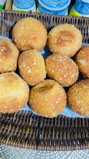 Crispy Chicken Bread Recipe By Home & Kitchen Recipes (subscribe to my channel) Recipe Link: https://youtu.be/YSqhBUCSfxY?feature=shared #crispychickenbread#food #crispybread #chickenbread #mouthwatering