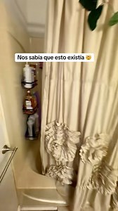 Este organizador de baño sin taladro es perfecto si quieres mantener todo en su lugar sin dañar la pared. El adhesivo es fuerte y soporta bastante peso, ideal para shampoo, jabones y productos grandes. #BathroomOrganizer #ShowerCaddy #HomeEssentials #BathroomStorage #Organizer | Nancy Lifestyle
