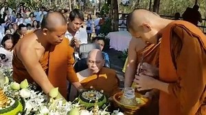 11K views · 4.3K reactions | the ceremony of merit to install the Buddha's relic with the most respect into the top of the Buddha's relic pagoda the province of diamond wall, Thailand May the merit all of us join this event lead all of us to access the pathway to end all suffering and follow the Buddha to - Nirvana - Sadhu web.facebook.com/InnerDhamma 630810 | InnerDhamma | Facebook