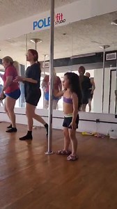 "Papi, Mira papi!" ❤️ Miss Aisha ❤️ | Pole Fit Studio Jrz