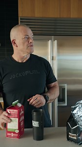 💪 Get the right recovery with Jocko Mölk Protein Powder! Jocko Mölk Protein Powder has everything your muscles need after workouts: ✅ 22g of protein ✅ No hormones or soy ✅ No artificial flavors or sweeteners ✅ Digestive enzymes to avoid bloating ✅ Chock-full of amino acids | JOCKO FUEL