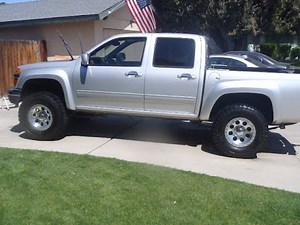 REVIEW 2012 CHEVY COLORADO V-8 4x4