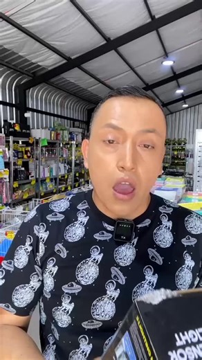 San Cristóbal on Instagram: "🔥🌞 OFERTA ESPECIAL – LÁMPARA SOLAR CON SENSOR 🌞🔥 Ilumina tus espacios exteriores de forma segura y eficiente 💡 Ideal para patios, entradas, jardines y emergencias. 💰 Precio OFERTA: $5.990 ✅ Sensor de movimiento ✅ Panel solar incorporado (no usa electricidad) ✅ 3 modos de iluminación ✅ Fácil de instalar ✅ Ahorro de energía y mayor seguridad 🔥 Somos importadores directos 🔥 Calidad garantizada 🔥 Precios convenientes 📍 Encuéntranos en: Juan Antonio Ríos 2231 Fr