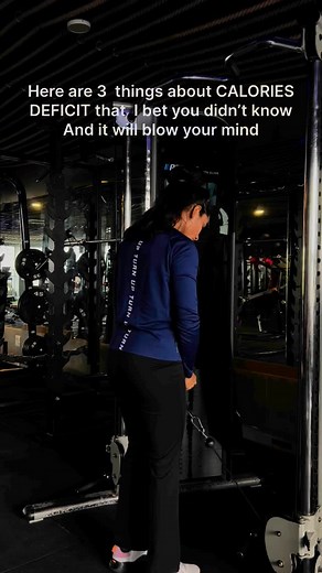 This may Blow your mind 👇🏻 1️⃣Calorie deficit is NOT about hitting your calories every single day to make progress. The progress you make is based on your overall weekly calorie deficit. If you have to hit 2000 calories everyday to be in calorie deficit it means you have 14000 calories in a week.as long as your overall calorie intake for the week is same or under 14000 you’re in calorie deficit even if one day you go over your calories. 2️⃣Not hitting your daily calories does NOT mean you are 