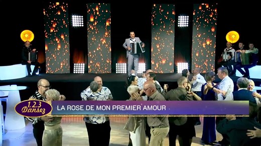 🌹 Jérôme RICHARD interprète "La rose de mon premier amour" 🎤 Un voyage musical tendre et émouvant, qui fait revivre les souvenirs des premiers sentiments 💛 Laissez-vous toucher par cette mélodie pleine de douceur et de nostalgie ✨ 👉 Suivez la page 1, 2, 3 Musette pour ne rien manquer de nos vidéos et émissions 🎥📺 🔗 https://www.facebook.com/123musette/ | 1, 2, 3 Musette