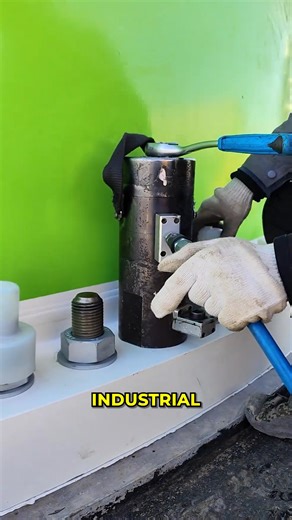Torque Wrench Tightening. #BoltTightening #HydraulicTools | Gizmo Trends