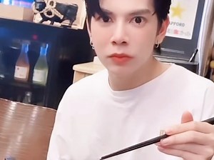 【babe贝贝】2024已经被宝宝的可爱击倒 但我不想站起来 2025宝宝会更可爱 在2025我也会更爱宝贝，爱永不停歇