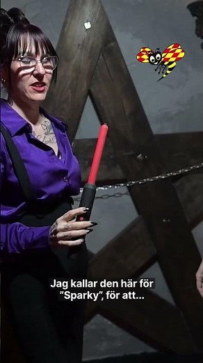 Här är Malins bdsm-källare – reportern testar "Sparky"