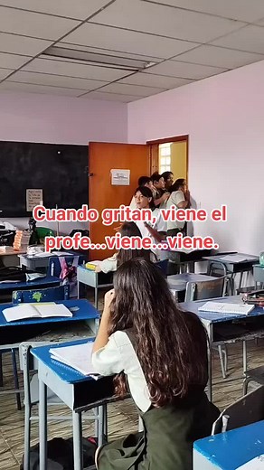 Viene el profe.#parati #fyp #elprofe #elprofesor #colegiosnacionales