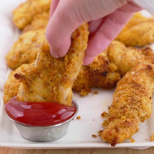3.8M views | Take a look at how easy it is to prepare low-carb chicken tenders that even the kids love! See the full recipe here --> https://lowcarbyum.com/gluten-free-coconut-flour-chicken-tenders-baked-paleo-recipe/ | Best Low Carb Keto Recipes | Facebook