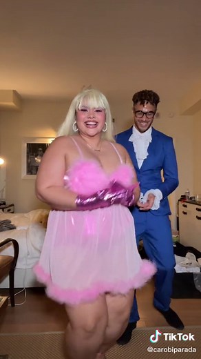 Austin Powers & Fembot Couples Costume Ideas