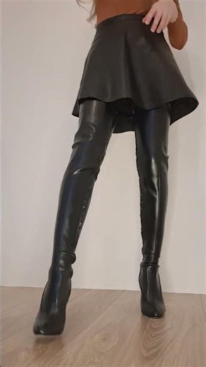 Zipping up my thigh high boots by Giaro! If you like #asmr ,turn op the volume 😉 #highheels #boots