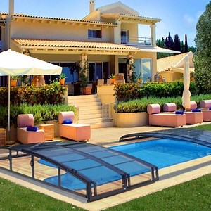 [Hot Item] Outdoor Winter Electric Retractable Glass House Sunroom Enclosure Above Ground Sliding Swimming Pool Roof Hard Cover Pool Cover