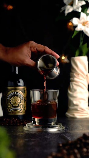🍸 White Russian Cocktail Recipe | Easy Classic Vodka & Coffee Liqueur Drink