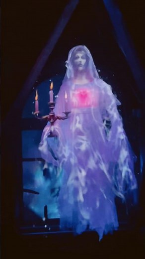 NEW Haunted Mansion Bride At Disneyland! #Disneyland #HauntedMansion #DisneyParks #disneylandpark
