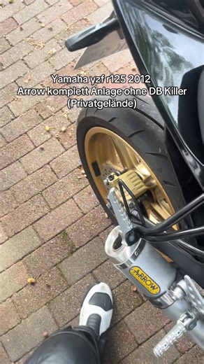 Yamaha YZF R125 2012 Soundcheck and Performance