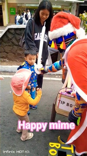 #santaclaus #happy #mime #clown #entertainment #sword #balloon #baguiocity