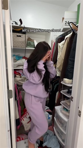 Organizing My Small Closet in 15 Minutes