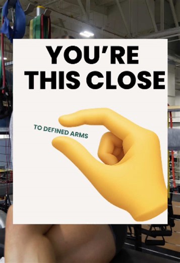 If you want to get rid of arm flab, don’t make this mistake 👇 Arm “flab” doesn’t disappear from doing 100 tiny band reps. If you want your upper arms to look more “toned,” you need to build the muscle that actually changes that area: your triceps. PSA: 📍Filmed @ Magnuson Athletic Club, best gym in Seattle!! Check them out if you’re in the area 😉 (Additional info study breakdowns/references on inst@!) #sciencebasedlifting #armflab #tonedarms #womensfitnesstips #tricepextensions