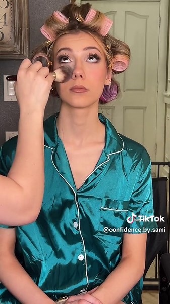 Senior prom glam✨🫶🏻🤍 #MUA #makeup #prom #prommakeup #makeupartist #artist #HMU #Seattle #Tacoma #highschool