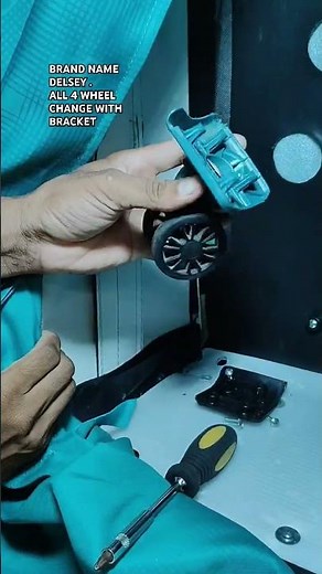 🧳 delsey wheel change with bracket #bagrepair #delsey #luggage #wheelchange