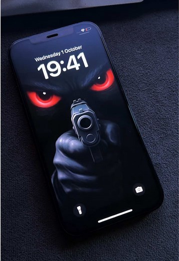 The same wallpaper in the lower left corner, you can download it and set it as your own phone wallpaper.AppleWallpaper 4kwallpaper #livewallpaper #dynamicwallpaper iphone #capcut #capcutpioneer #capcutforus