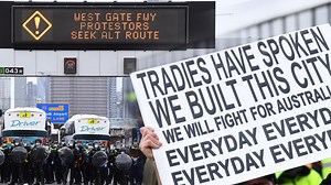 Police and tradie protesters face-off in Melbourne for second day