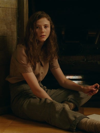 Cinephile Sphere on Instagram: "Taika Waititi discovered in his research that WWII Germany was very vibrant and fashionable and was interested in shying away from traditional war films that presented it as dark and dreary. He opted, instead, to present the city as a celebratory place on the surface and dressed the characters as stylishly as possible. He liked the idea that everything seems happy, but just underneath the surface "the third Reich is crumbling, and, you know, the dream is over." 🎥