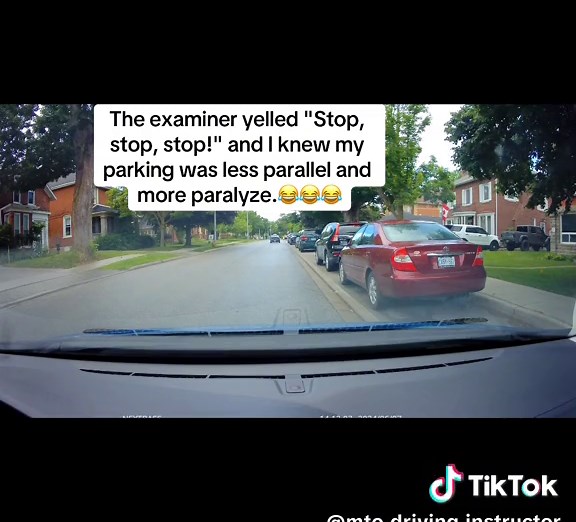 Failing Parallel Parking: A Hilarious Driving Test Moment
