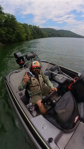 05 Aeries Ram 200 with a 150 mercury optimax. Maiden voyage. #guide #fishing #tennessee